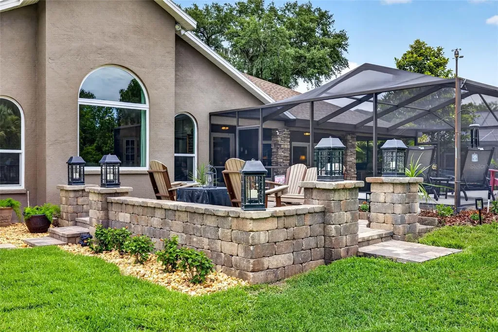 3904 S Nine Drive Valrico FL 33596