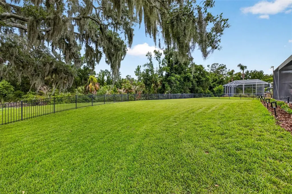3904 S Nine Drive Valrico FL 33596