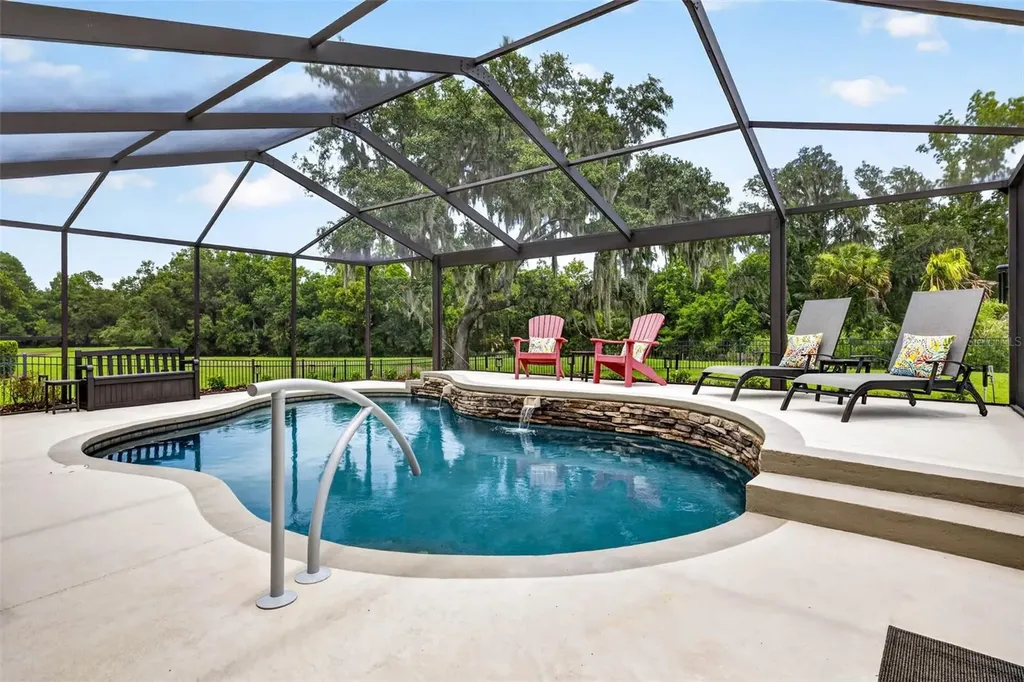 3904 S Nine Drive Valrico FL 33596