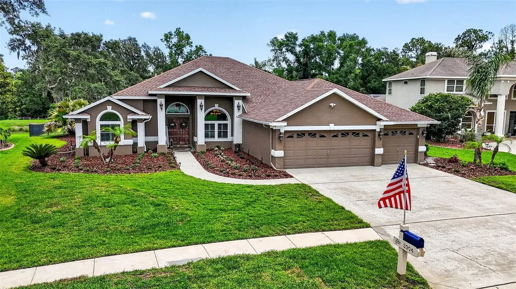 3904 S Nine Drive Valrico FL 33596