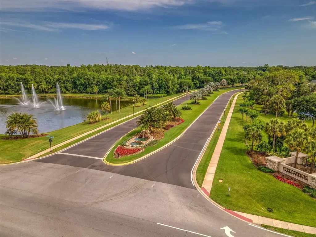 3904 S Nine Drive Valrico FL 33596