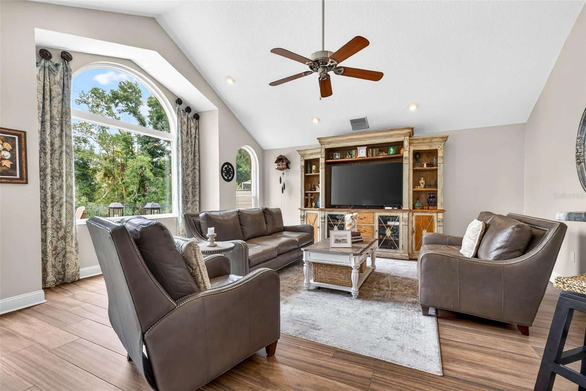 3904 S Nine Drive Valrico FL 33596
