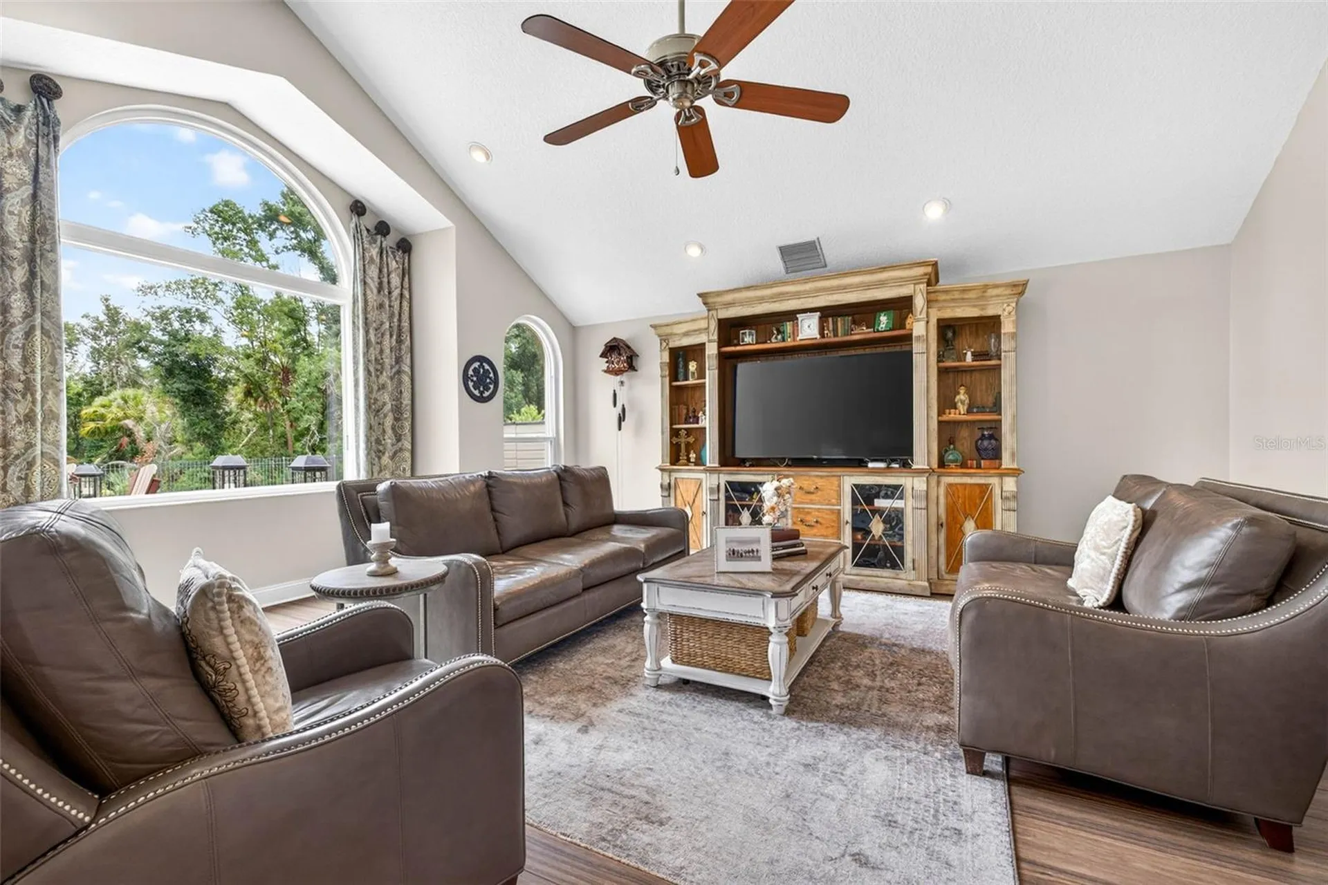 3904 S Nine Drive Valrico FL 33596