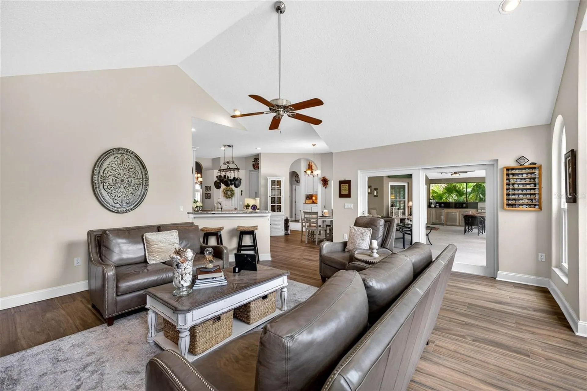 3904 S Nine Drive Valrico FL 33596