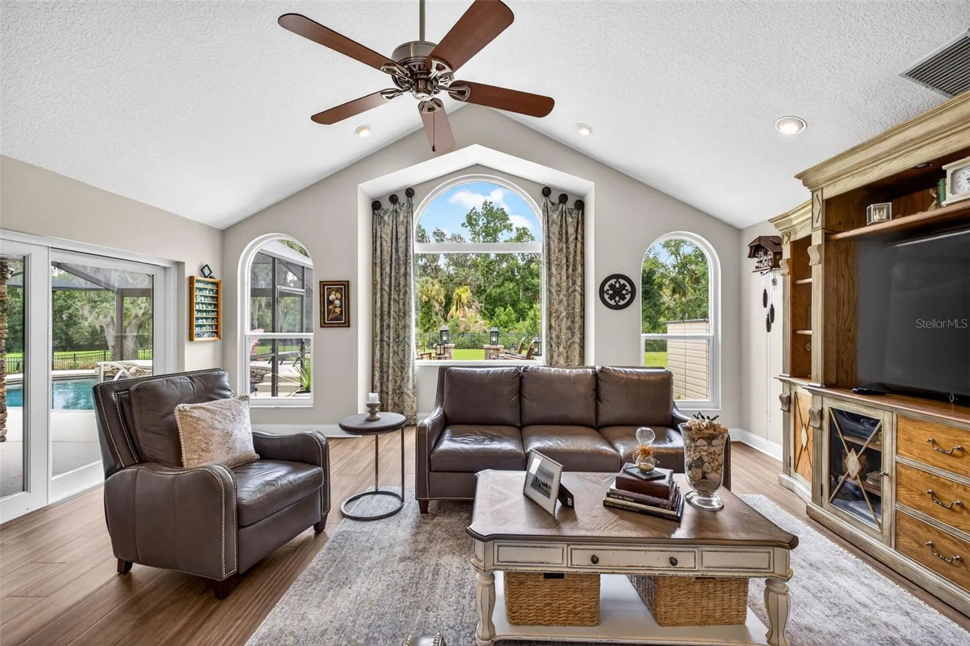 3904 S Nine Drive Valrico FL 33596