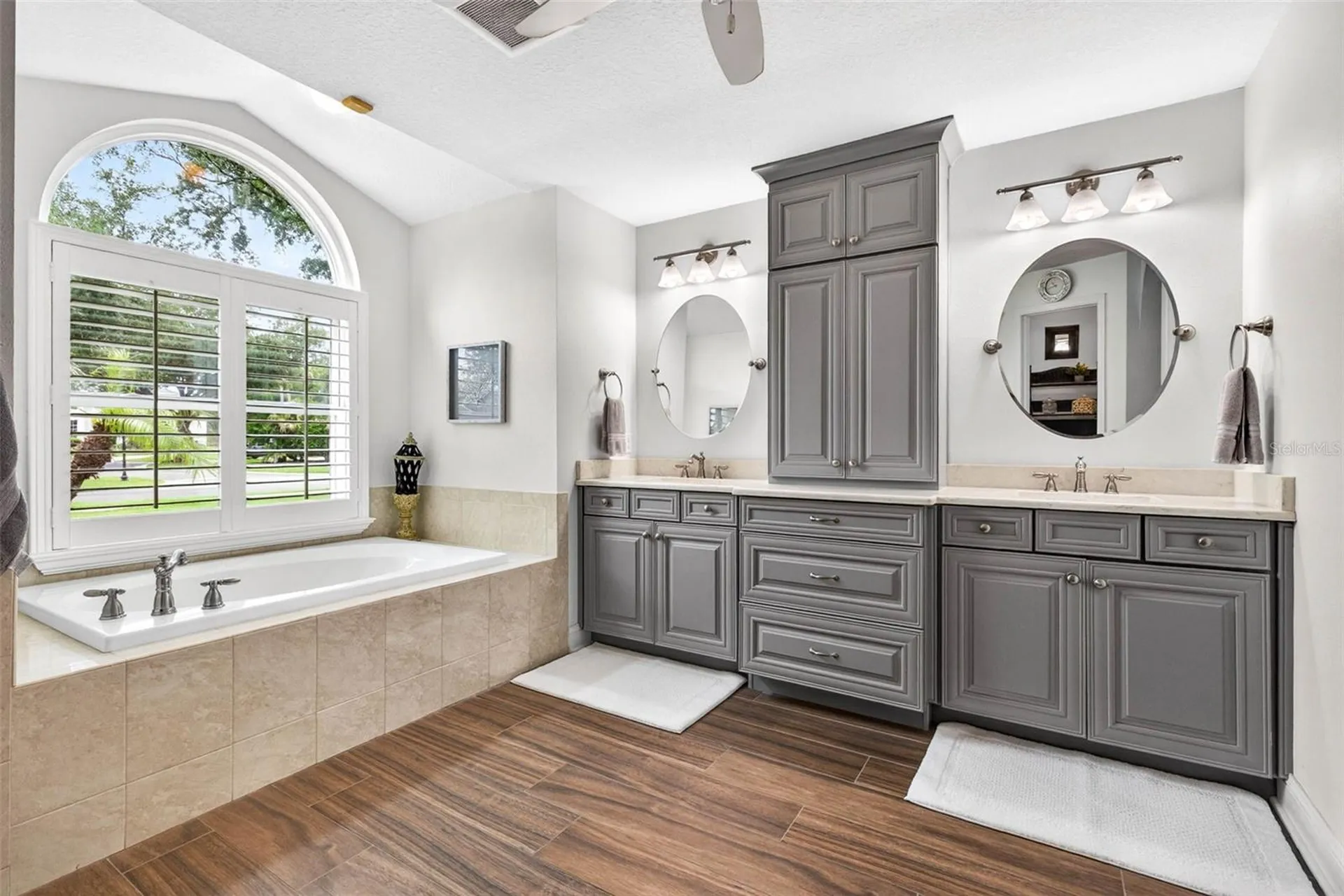 3904 S Nine Drive Valrico FL 33596