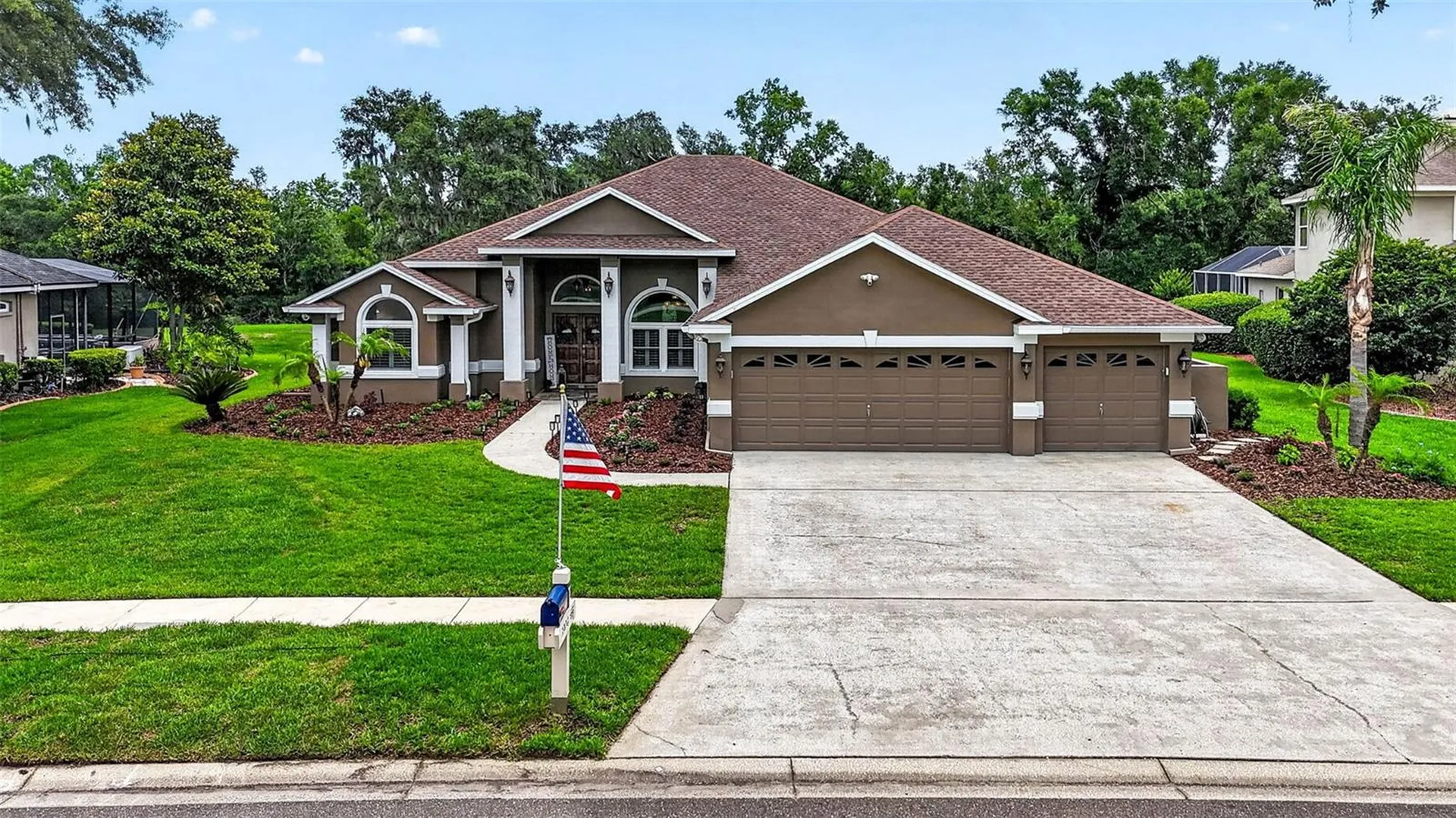 3904 S Nine Drive Valrico FL 33596