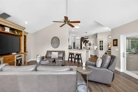 3904 S Nine Drive Valrico FL 33596