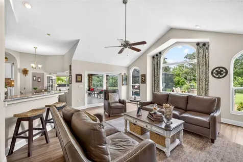 3904 S Nine Drive Valrico FL 33596