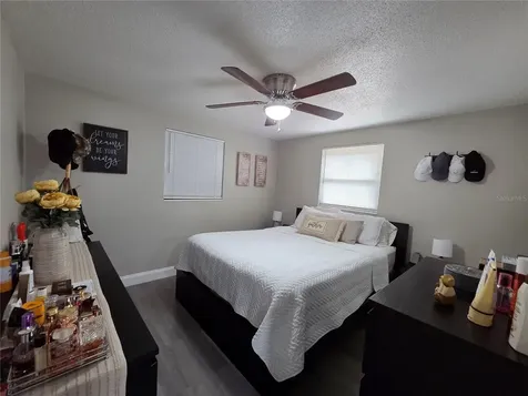 4834 Gaslight Avenue Holiday FL 34690