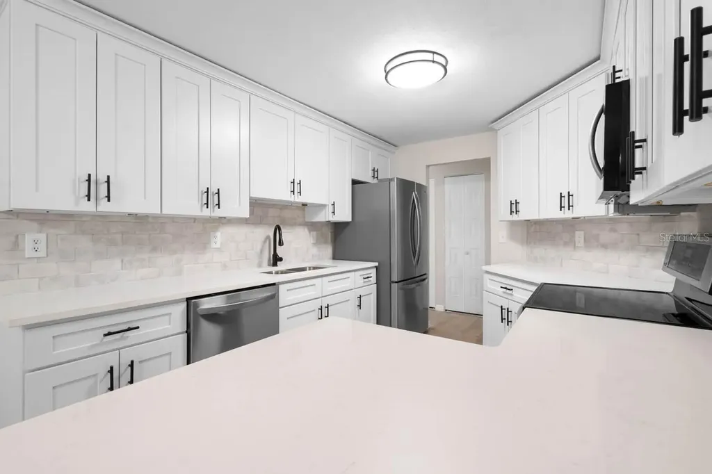 1602 Hovington Circle Sun City Center FL 33573