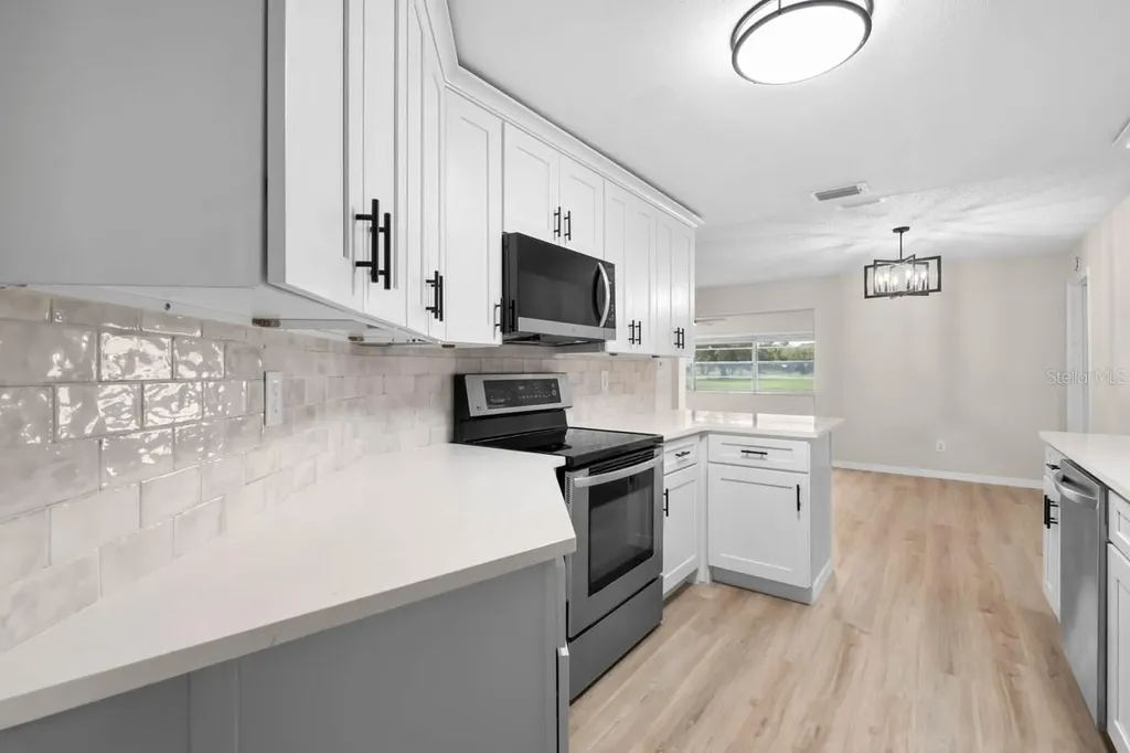 1602 Hovington Circle Sun City Center FL 33573