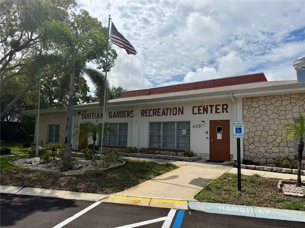 4313 Tahitian Gardens Circle Holiday FL 34691
