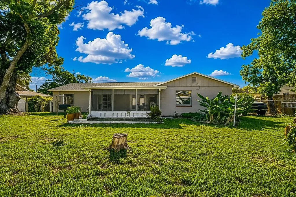 2806 Moss Grove Boulevard Orlando FL 32807