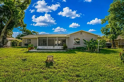 2806 Moss Grove Boulevard Orlando FL 32807