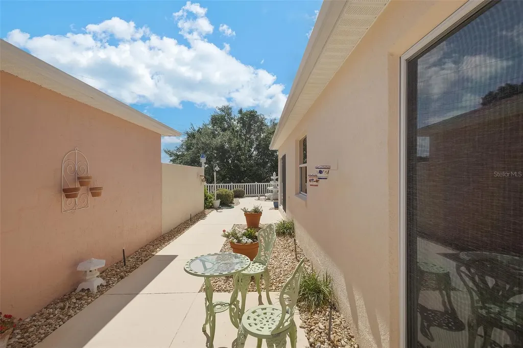 867 Oviedo Road Lady Lake FL 32159