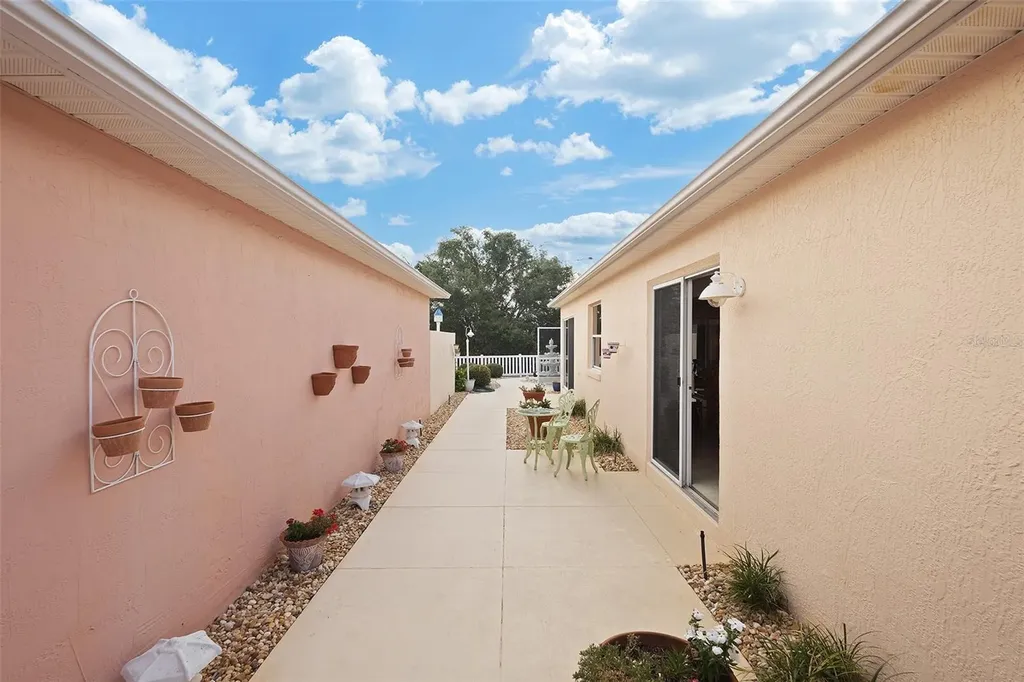 867 Oviedo Road Lady Lake FL 32159