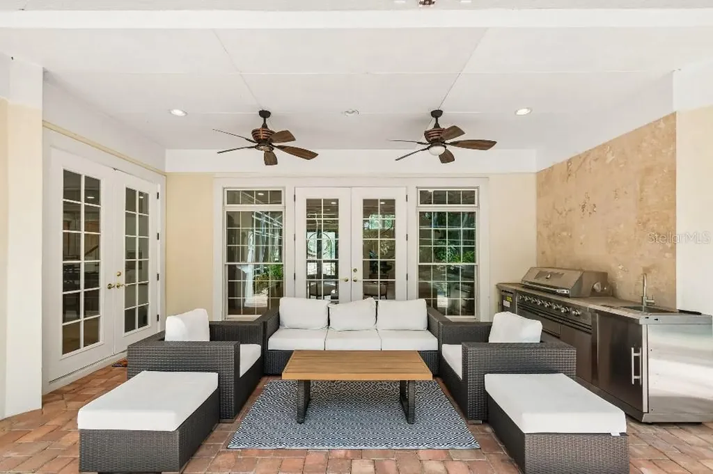 2984 Jeff Myers Circle Sarasota FL 34240