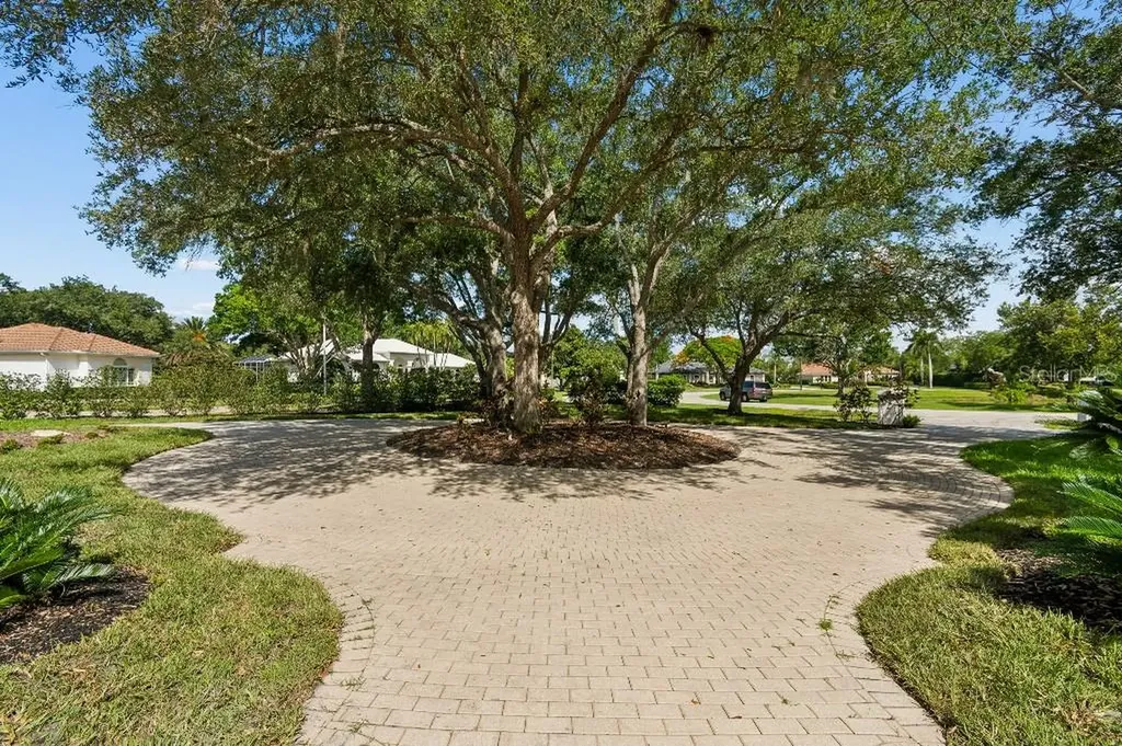 2984 Jeff Myers Circle Sarasota FL 34240