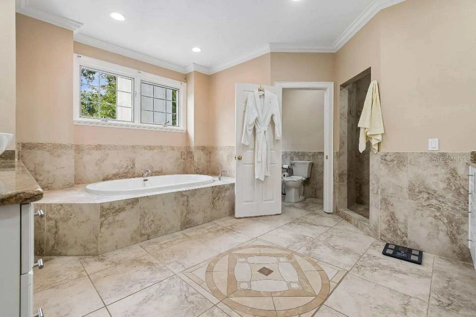 2984 Jeff Myers Circle Sarasota FL 34240