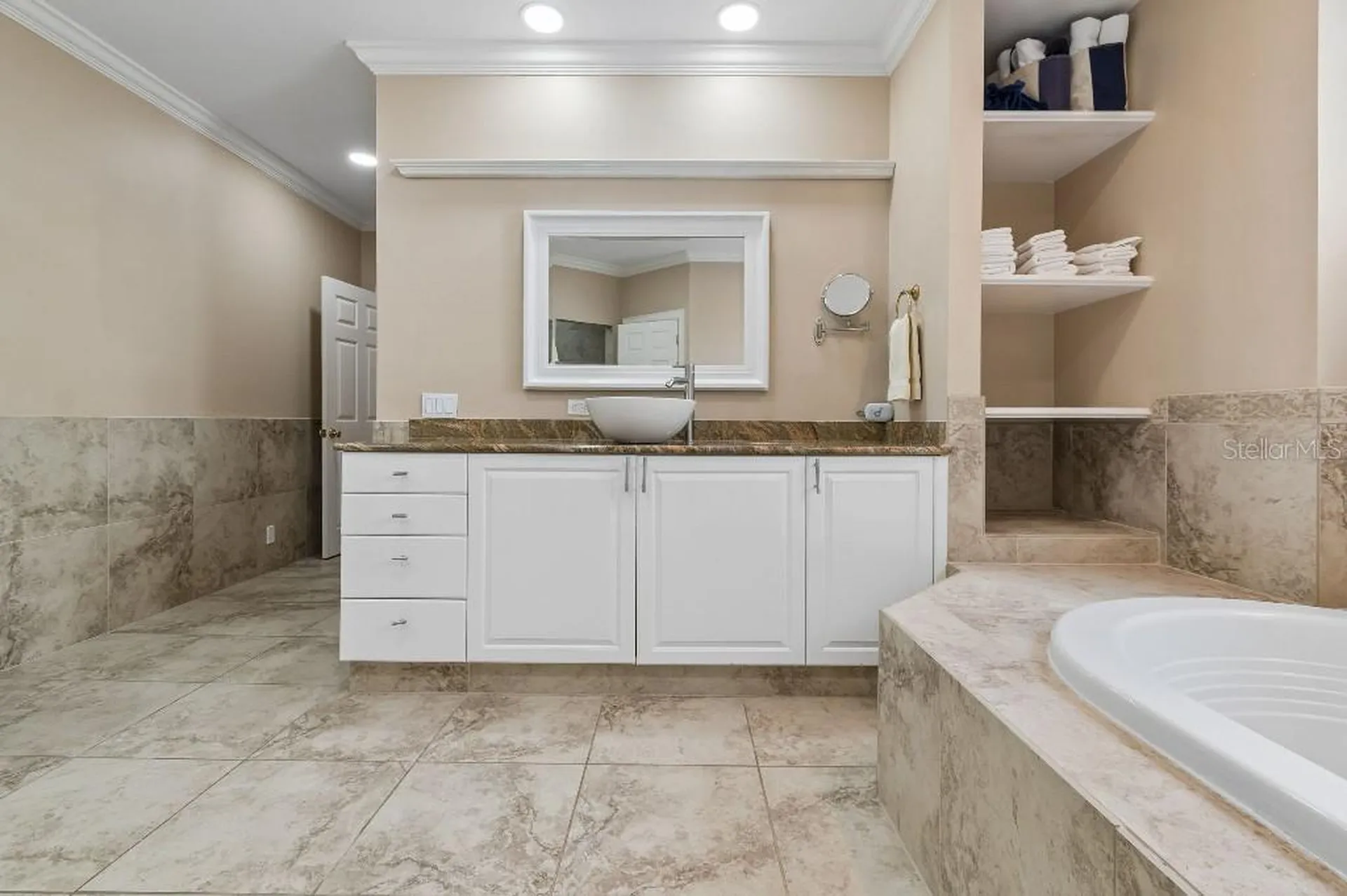 2984 Jeff Myers Circle Sarasota FL 34240