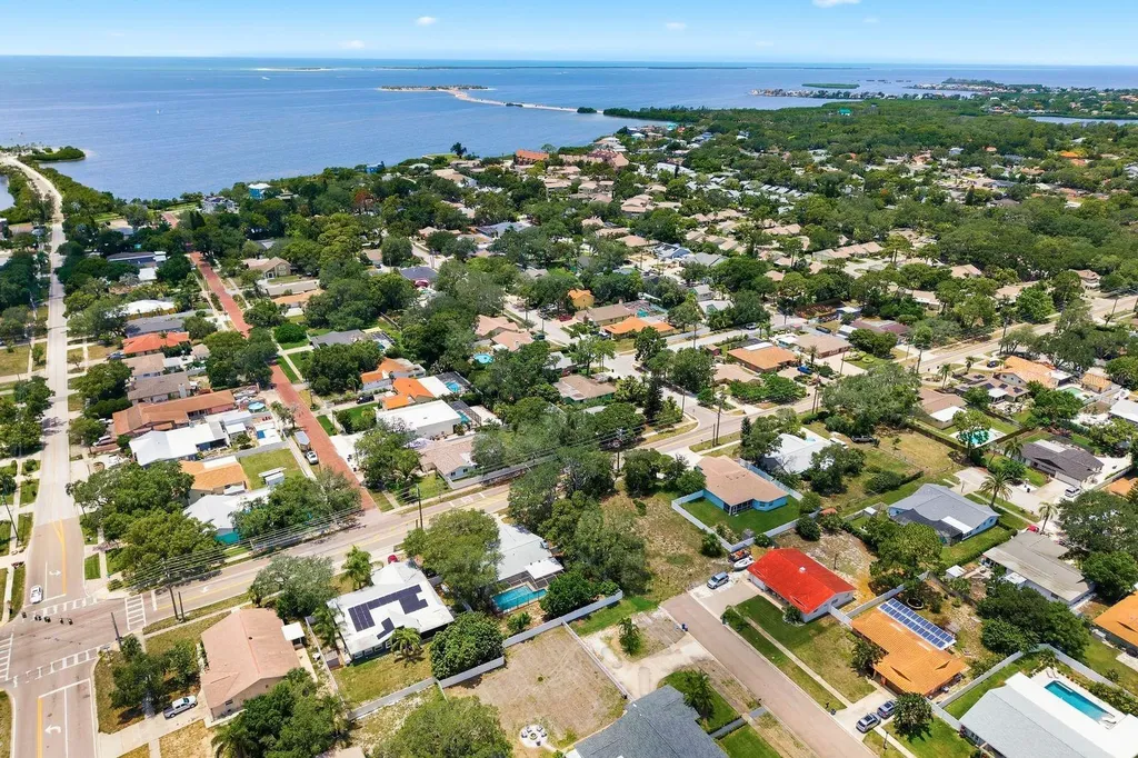 1603 Mexico Avenue Tarpon Springs FL 34689