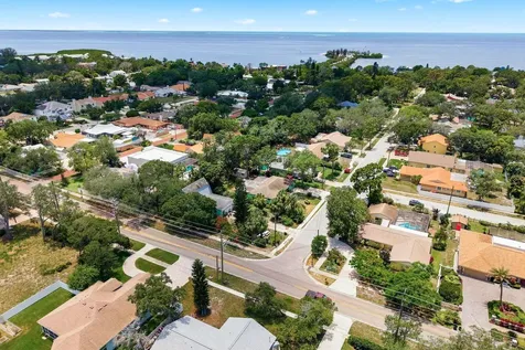 1603 Mexico Avenue Tarpon Springs FL 34689