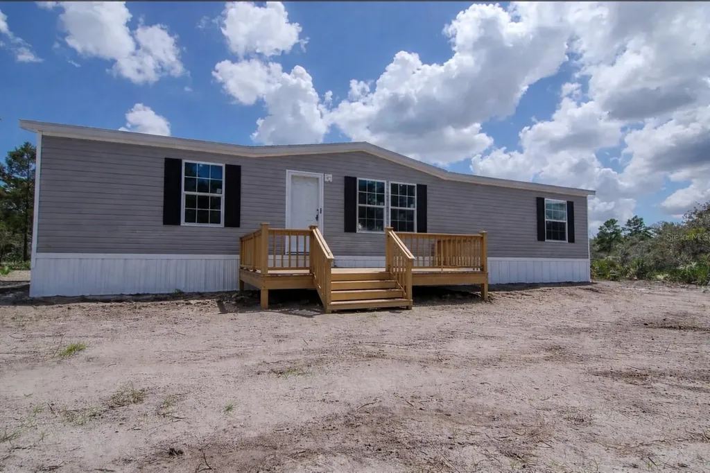 19732 NW 280th Street Okeechobee FL 34972