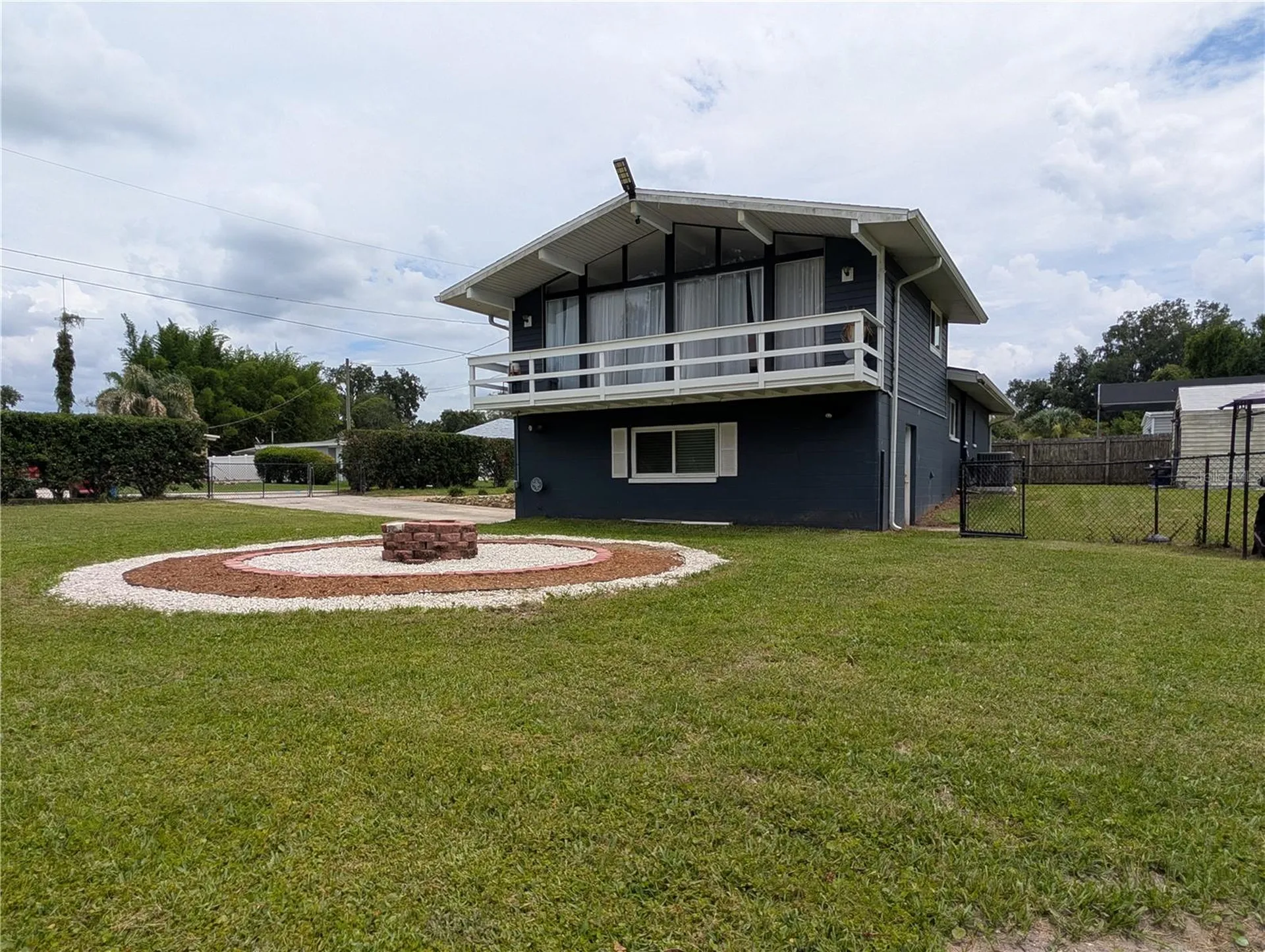 1011 N Palm Drive Plant City FL 33563
