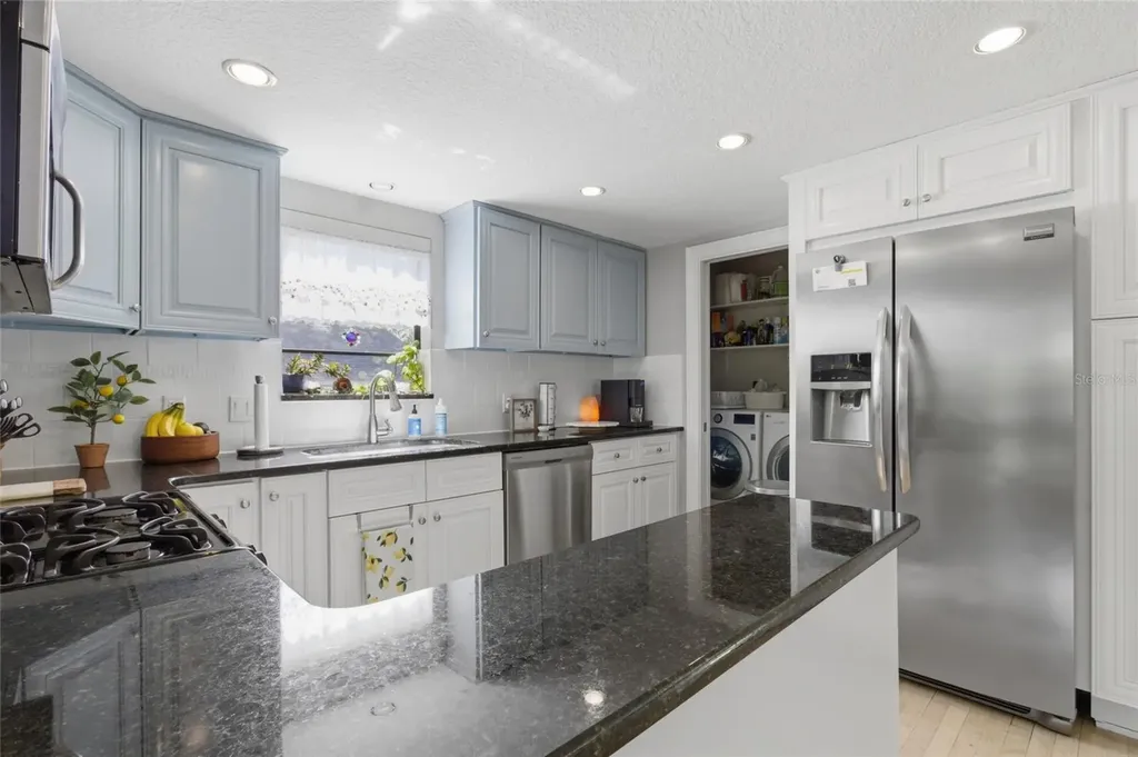 304 16th Avenue N St Petersburg FL 33704
