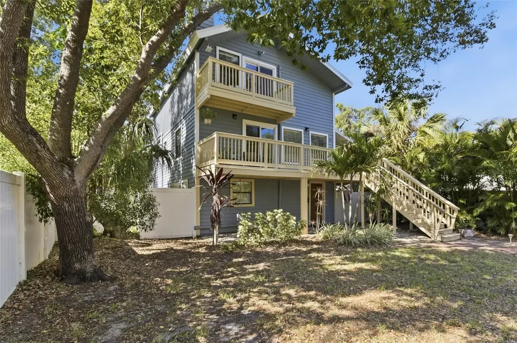 304 16th Avenue N St Petersburg FL 33704