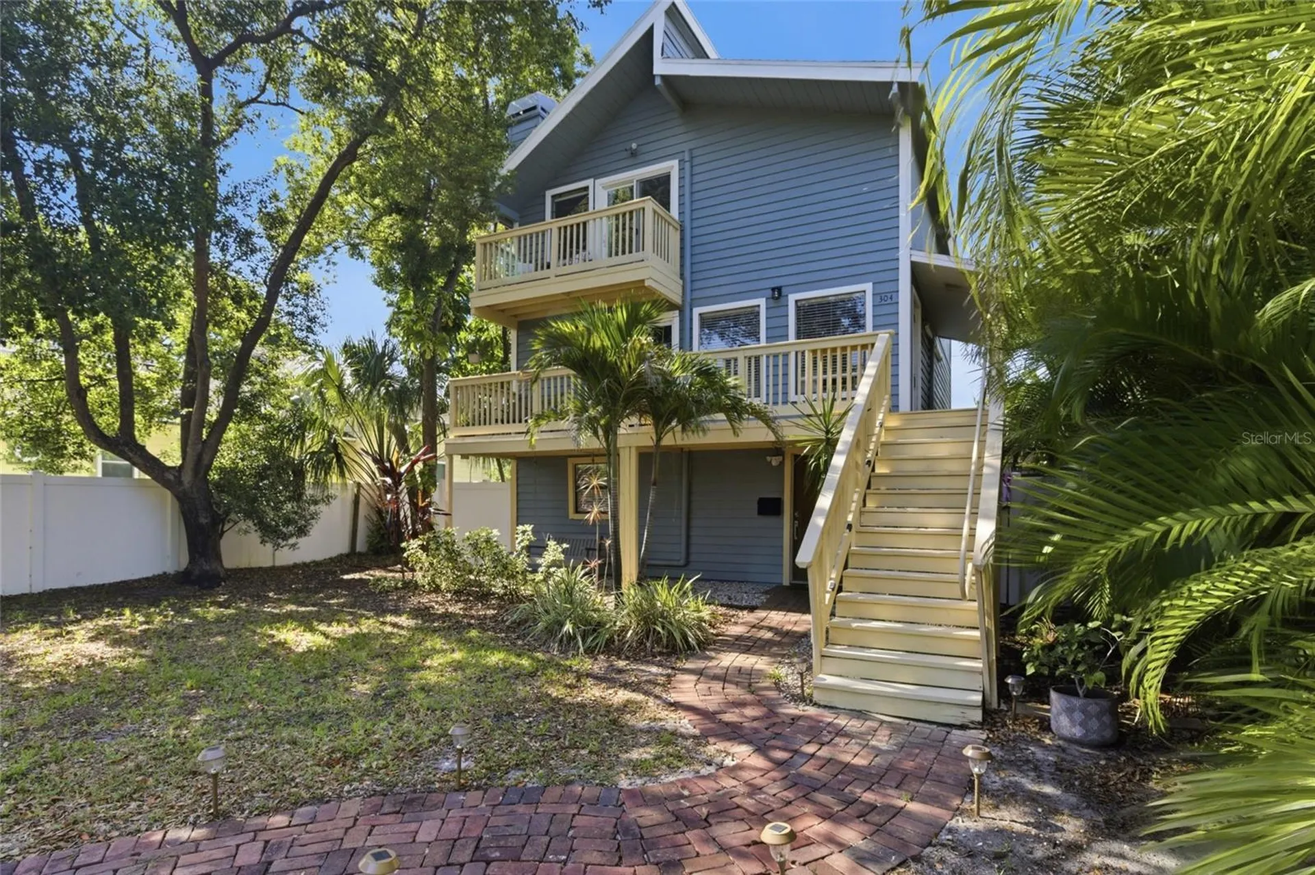 304 16th Avenue N St Petersburg FL 33704