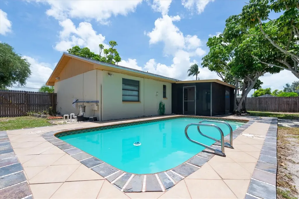 13200 Ridge Road Largo FL 33778