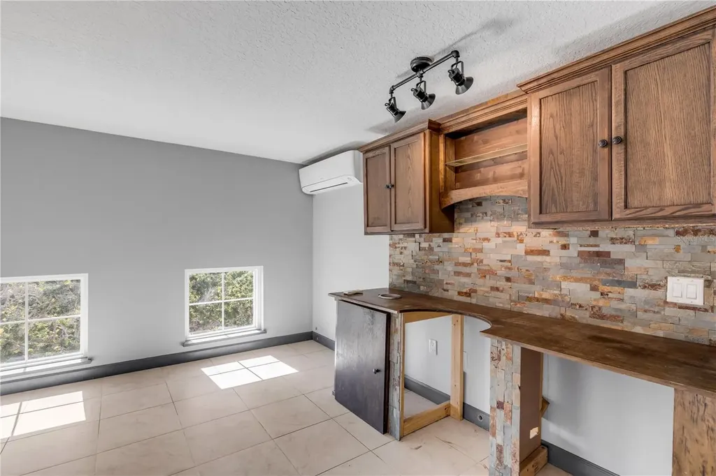 701 E Third Avenue New Smyrna Beach FL 32169
