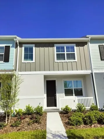 1350 Kings Crown Street Mount Dora FL 32757