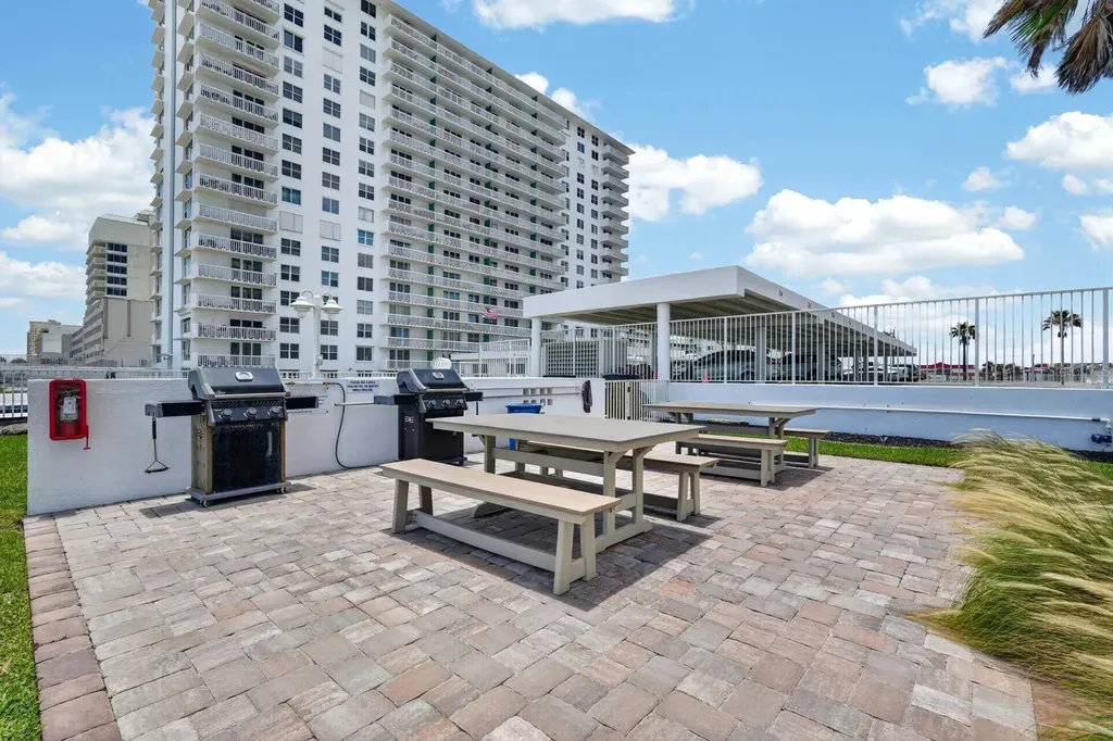 2828 N Atlantic Avenue Daytona Beach FL 32118