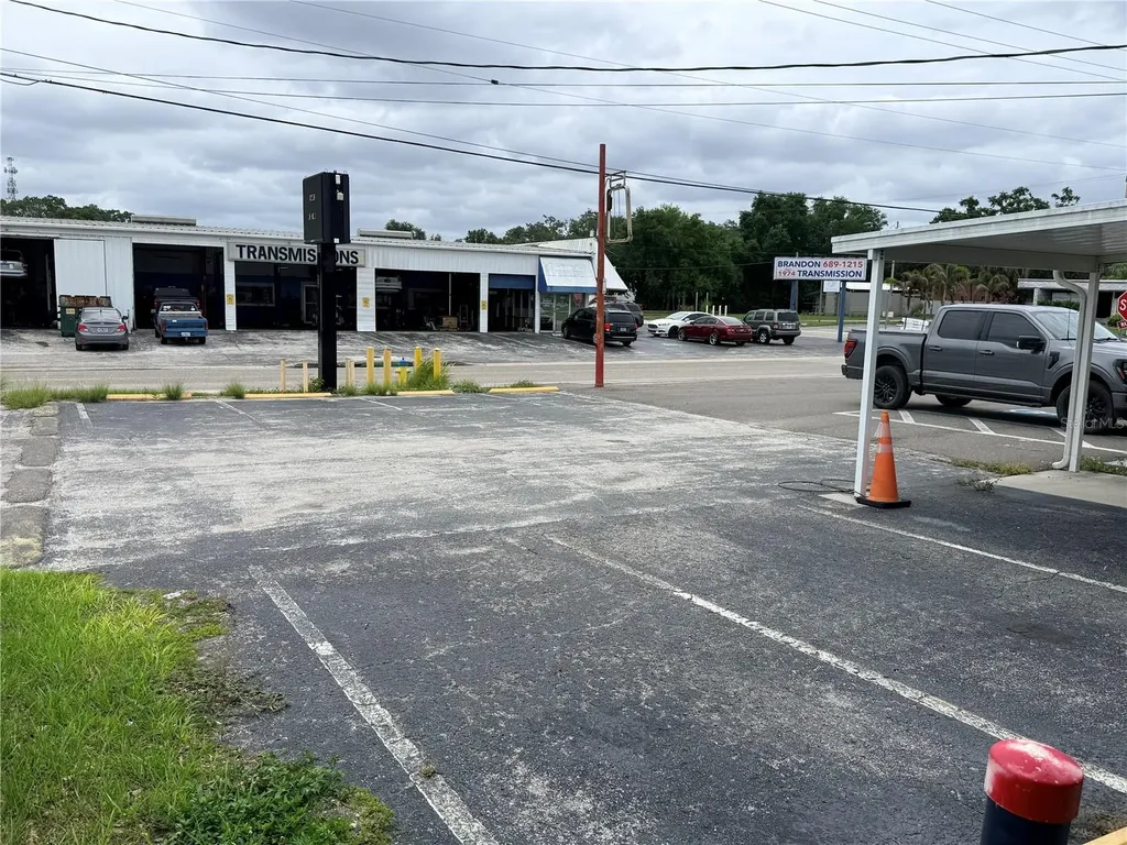 142 S Moon Avenue Brandon FL 33511