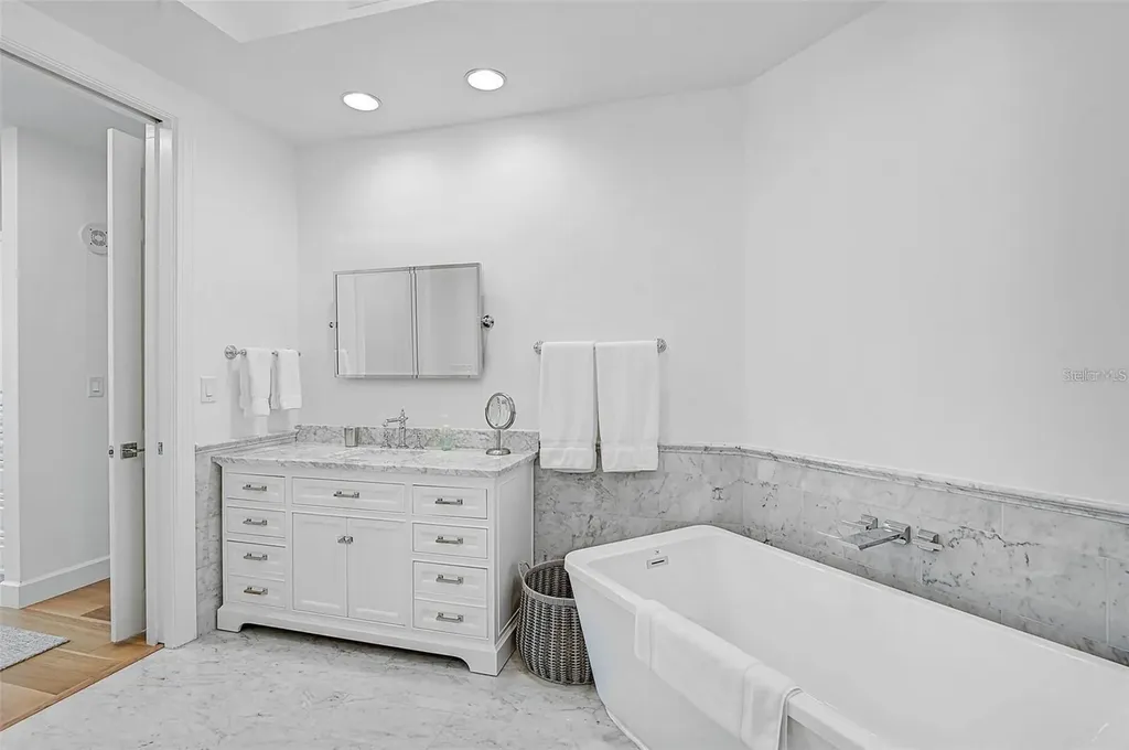 409 N Point Road Osprey FL 34229