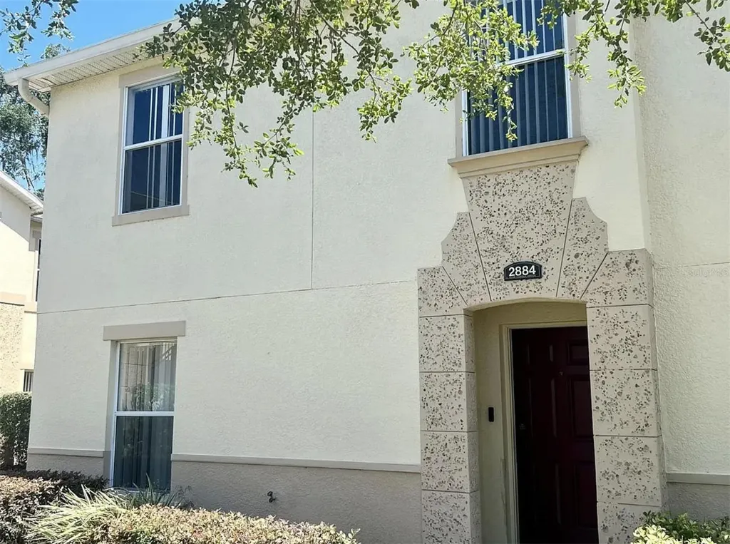 2884 Club Cortile Circle Kissimmee FL 34746