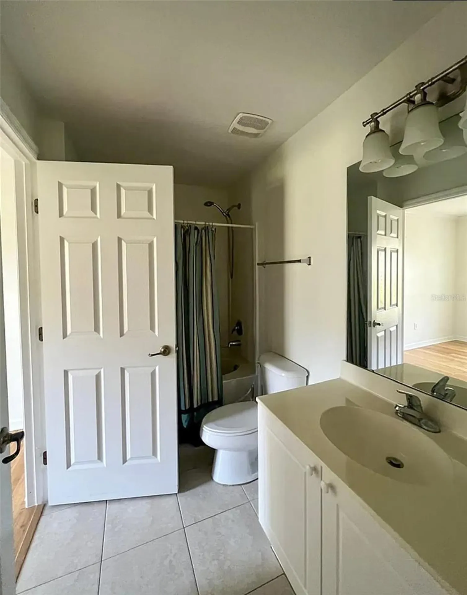 2884 Club Cortile Circle Kissimmee FL 34746