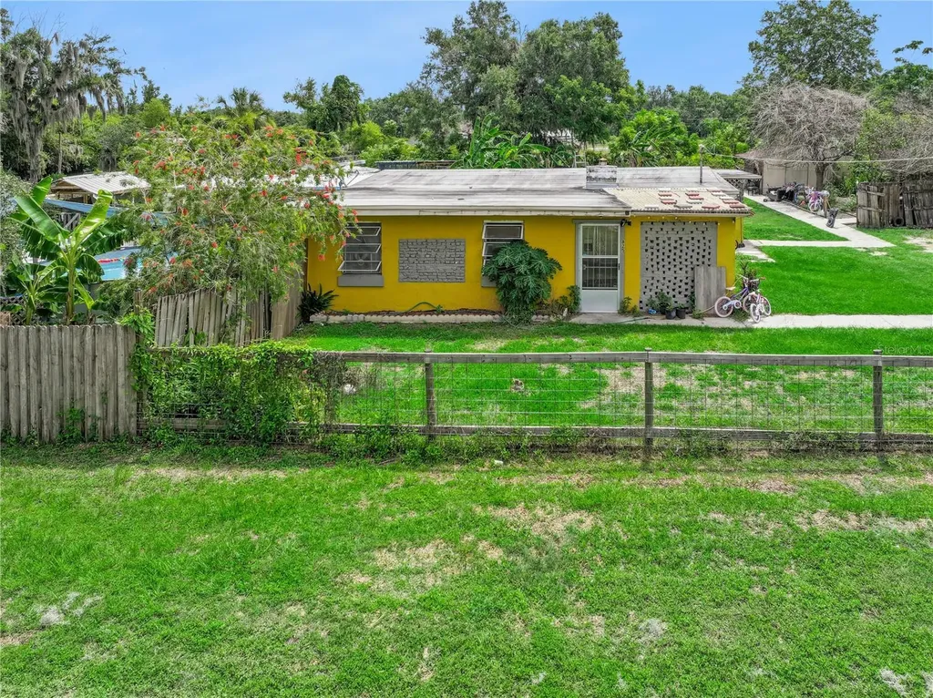 825 Cook Road Mulberry FL 33860