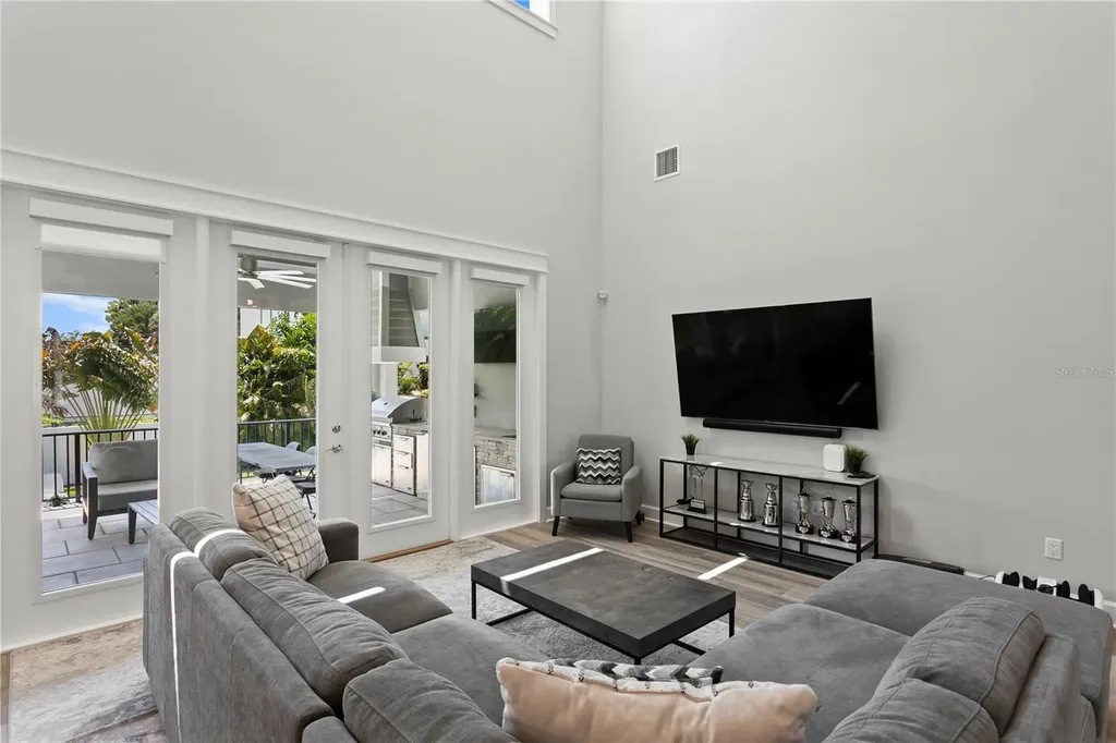 209 S Shore Crest Drive Tampa FL 33609
