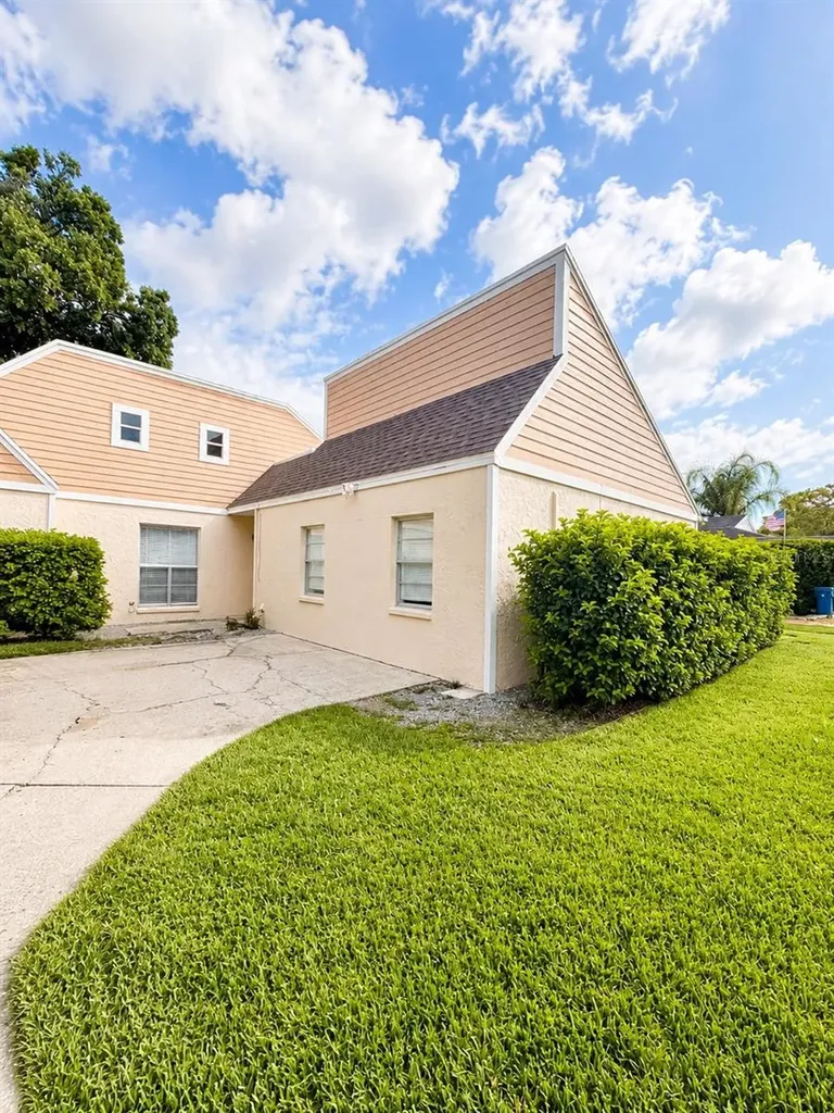 17708 Rivendel Road Lutz FL 33549