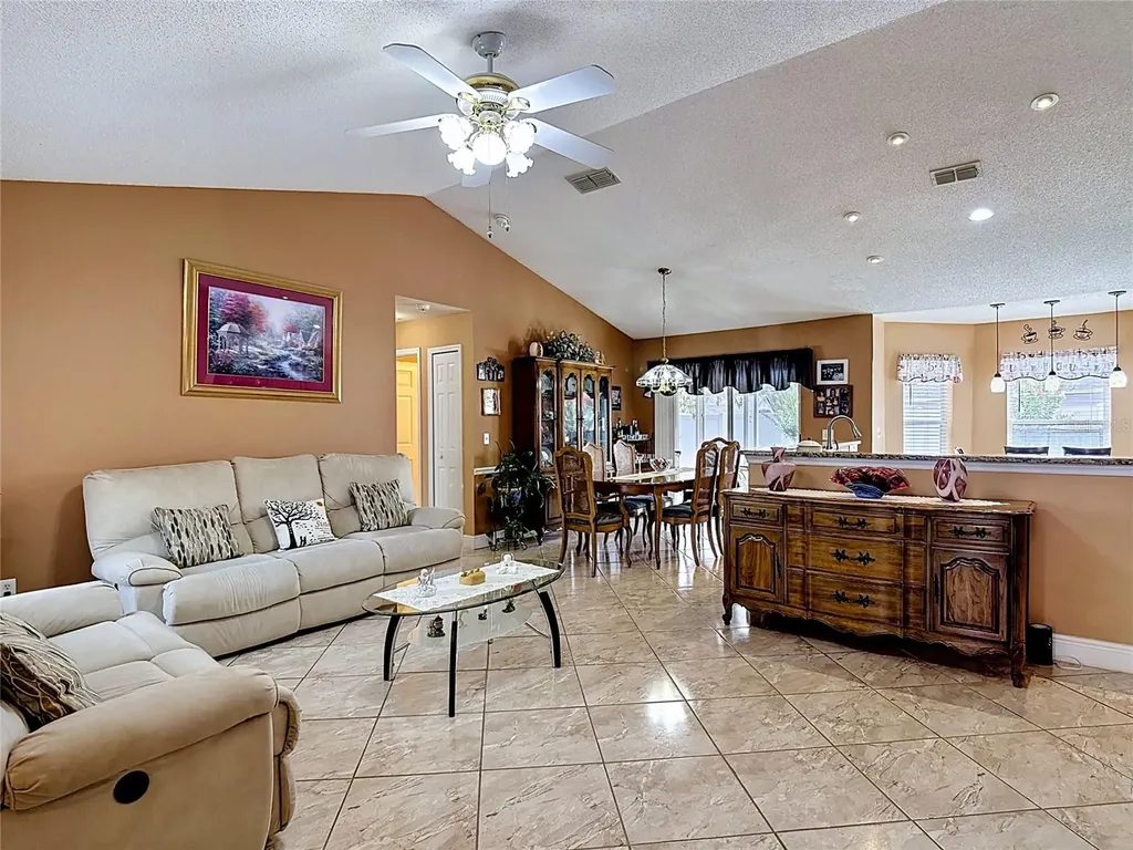 2842 Berkshire Circle Kissimmee FL 34743