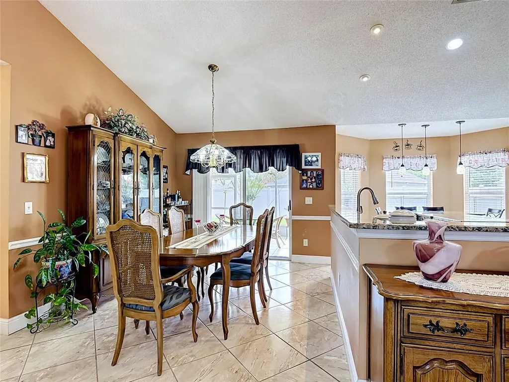 2842 Berkshire Circle Kissimmee FL 34743