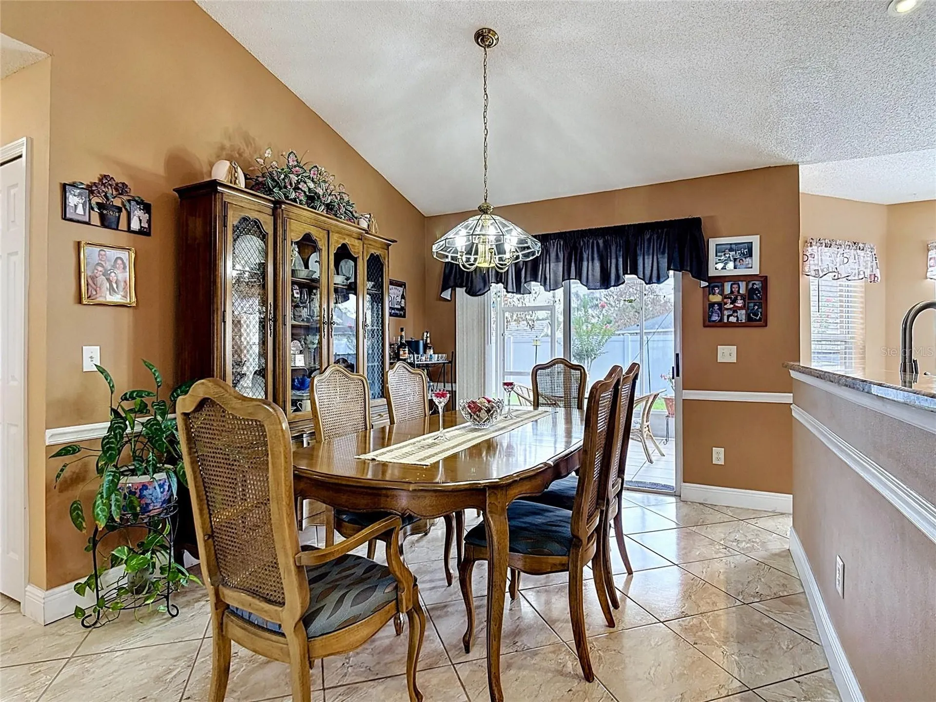 2842 Berkshire Circle Kissimmee FL 34743