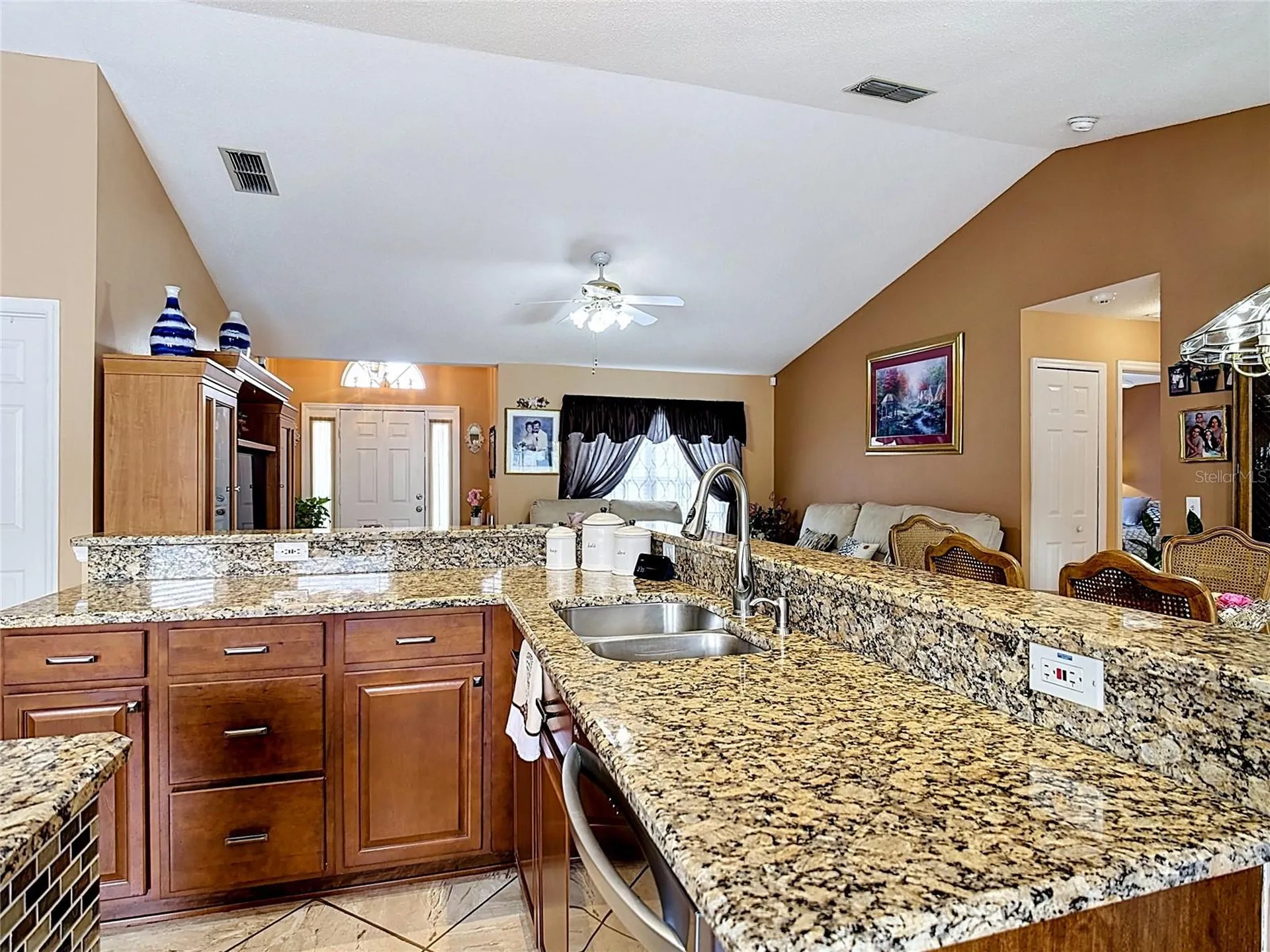 2842 Berkshire Circle Kissimmee FL 34743