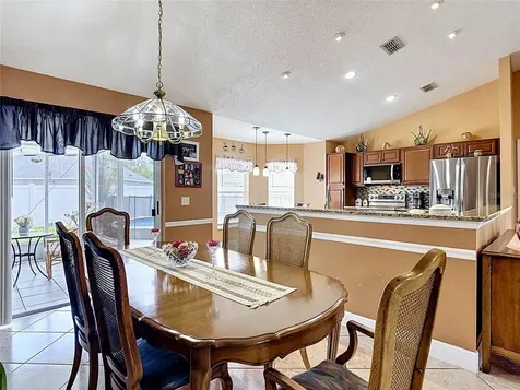 2842 Berkshire Circle Kissimmee FL 34743