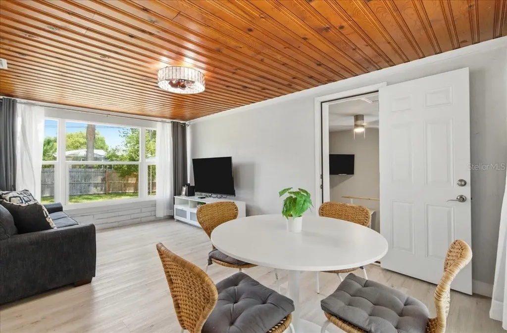 1009 Chester Drive Clearwater FL 33756