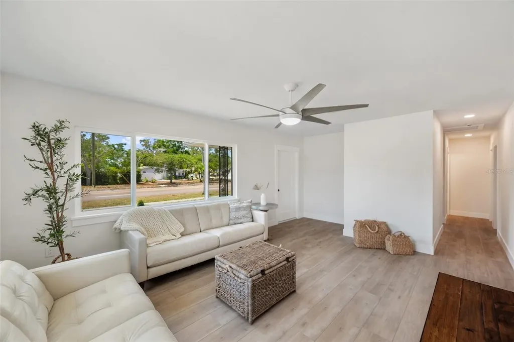 1401 49th Street N St Petersburg FL 33710